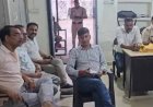 श्योपुर जिला अस्पताल में युवक का हंगामा, डॉक्टरों से मारपीट और जमकर चले लात-घूंसे
