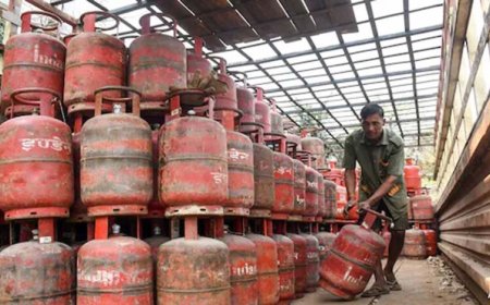 LPG Users Alert: बदल सकता है गैस सिलेंडर खरीदने का तरीका, सरकार के नए प्लान से क्या होगा असर?