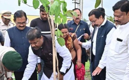 धमतरी बना प्रदेश का पहला जिला, जहाँ PACS  के जरिए किसानों को मिलेगी ड्रोन स्प्रेयर सेवा