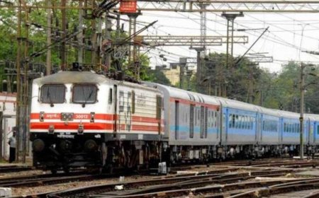 छत्तीसगढ़ के रेल यात्रियों के लिए खुशखबरी! पुणे-हावड़ा स्पेशल ट्रेन चलेगी, दुर्ग-बिलासपुर-रायगढ़ समेत कई स्टेशनों पर ठहराव