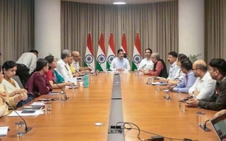 प्रह्लाद जोशी ने संभाला शिक्षा मंत्रालय, परीक्षा सुधार और NEP पर होगी नजर