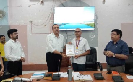 स्टार ऑफ द मंथ सम्मान से सम्मानित हुए उत्कृष्ट अधिकारी एवं कर्मचारी