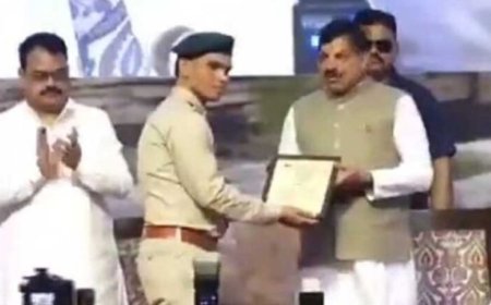 मुख्यमंत्री डॉ. यादव ने अंतर्राष्ट्रीय बाघ दिवस पर एसटीएफ जबलपुर के वनरक्षक  तौहेल को किया सम्मानित