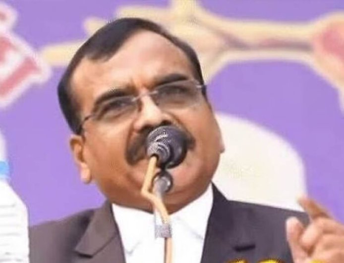 IAS प्रमोशन विवाद में बड़ा खुलासा, SIT चार्जशीट में 140 कॉल, रिजॉर्ट मुलाकात और नियम तोड़ने के आरोप