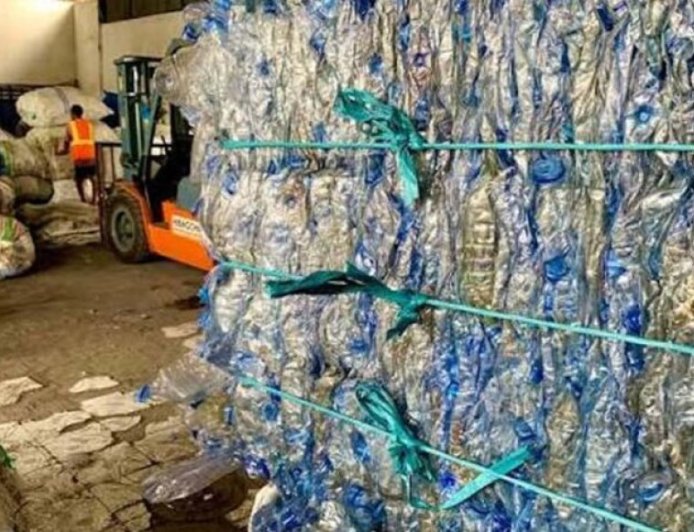 ईरान संकट से मिस्र के गार्बेज सिटी का प्लास्टिक कारोबार चमका