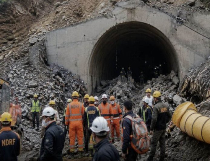 सिक्किम सुरंग हादसा: 10 मजदूरों की मौत, NDRF बोली- अंदर कितने लोग फंसे, अब भी स्पष्ट नहीं