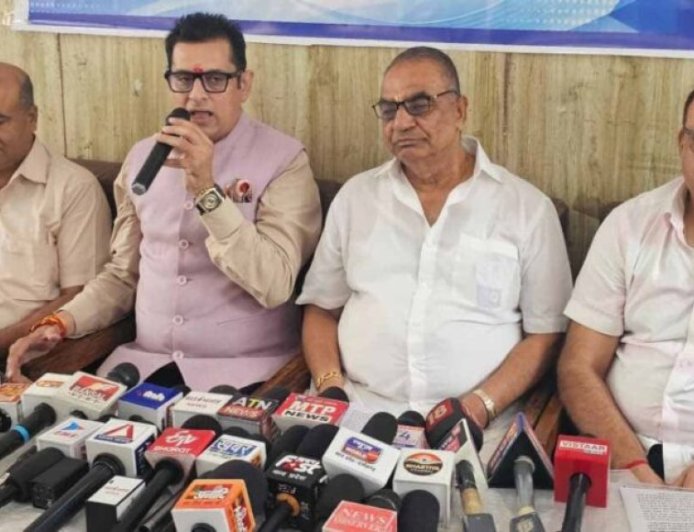 गोविंद गोयल बोले- आवासीय परिसरों में संचालित व्यापार पर कार्रवाई तत्काल रोकी जाए