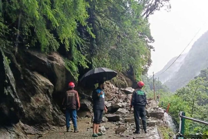केदारनाथ यात्रा पर बारिश का ब्रेक! गोरीकुंड के पास मलबा-बोल्डर गिरने से यात्रा अगले आदेश तक स्थगित