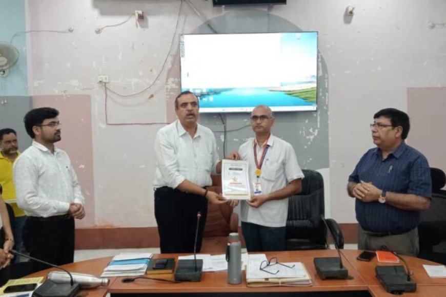 स्टार ऑफ द मंथ सम्मान से सम्मानित हुए उत्कृष्ट अधिकारी एवं कर्मचारी