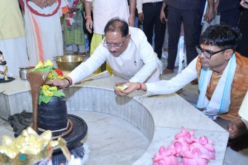गुरु पूर्णिमा पर कोसमनारा पहुंचे मुख्यमंत्री  विष्णु देव साय, सत्यनारायण बाबा धाम में की पूजा-अर्चना