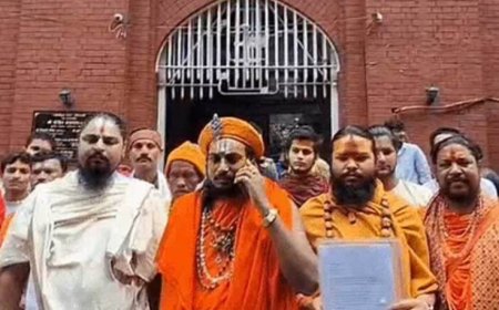 राहुल गांधी, पप्पू यादव और अवधेश प्रसाद पर केस दर्ज, भगवा वेश में प्रदर्शन को लेकर हुई कार्रवाई