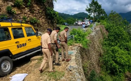 देवप्रयाग-पौड़ी रोड पर भीषण हादसा, 250 फीट गहरी खाई में गिरी बोलेरो; एक ही परिवार के 5 लोगों की मौत