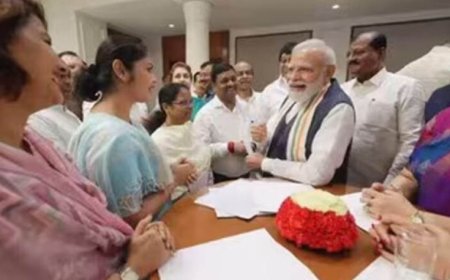शेर की दहाड़ है प्यारे… Sayani Ghosh ने PM Modi के साथ शेयर की तस्वीर, जानिए कैप्शन में क्या लिखा