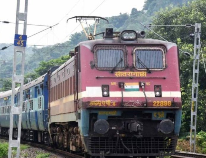 कोहरा या बारिश नहीं! जानिए किन वजहों से सबसे ज्यादा लेट होती हैं ट्रेनें