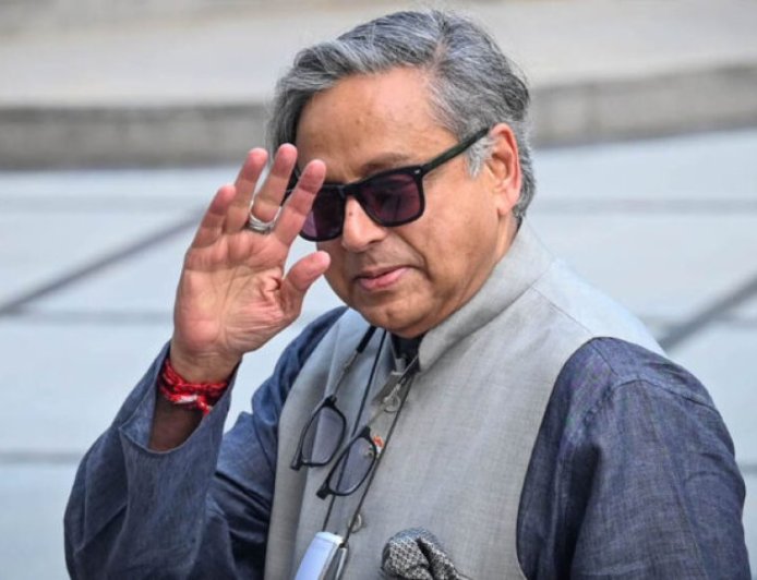 ‘कॉकरोच जितना असरदार नहीं रहा कांग्रेस का प्रदर्शन’, शशि थरूर ने फिर उठाए पार्टी पर सवाल