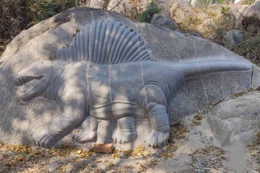 CG के खैरागढ़ में 230 साल पुरानी लिथोग्राफी कला आज भी जीवित, जर्मनी के पत्थरों पर सीख रहे छात्र