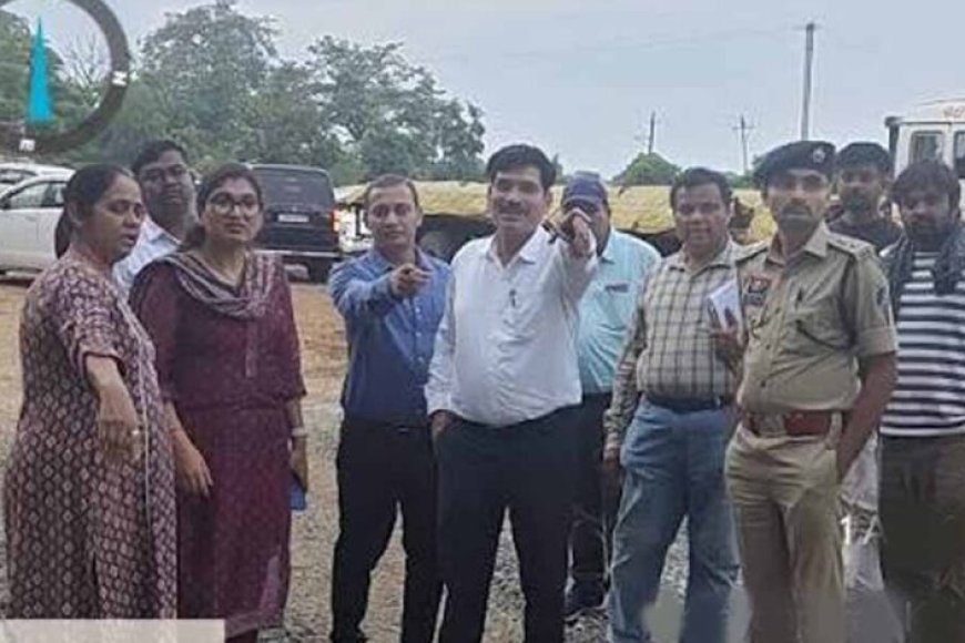 CG में बाढ़ से क्षतिग्रस्त पुलिया का कलेक्टर ने किया निरीक्षण, जल्द मरम्मत के दिए निर्देश
