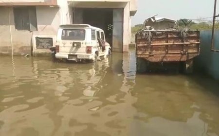 वैशाली में गंगा-गंडक का जलस्तर बढ़ा, राघोपुर में फिर मंडराया बाढ़ का खतरा; थाना परिसर और बाजार जलमग्न